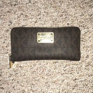 Michael Kors Signature Wallet